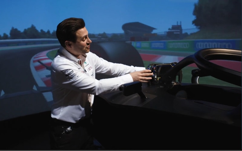 シミュレータ装置