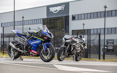 トライアンフ、新型「ストリート トリプル 765 RS」でブリティッシュ