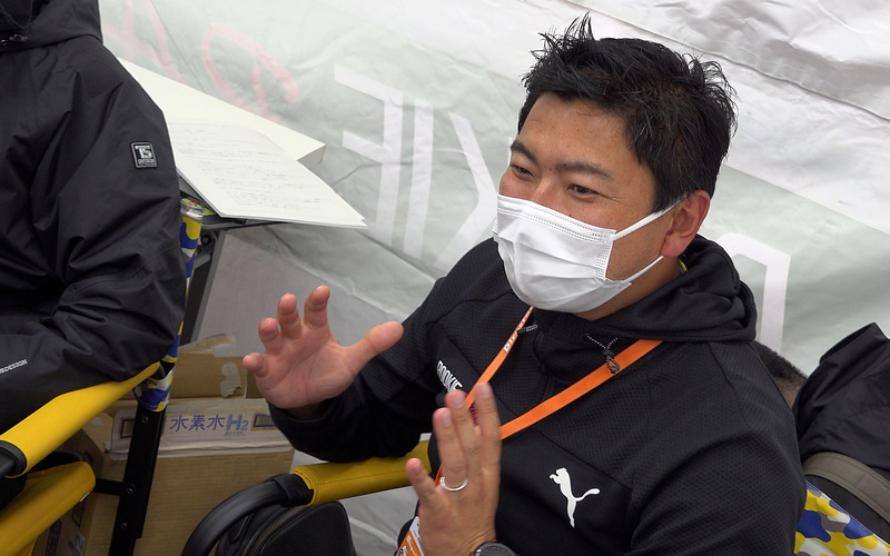 ルーキーレーシングチーム監督 片岡龍也氏。片岡氏は、ドライバーとして2007年の十勝24時間レースにトヨタのハイブリッド車で参戦。そして、今度は監督として水素エンジン車のレース参戦をリードしていく