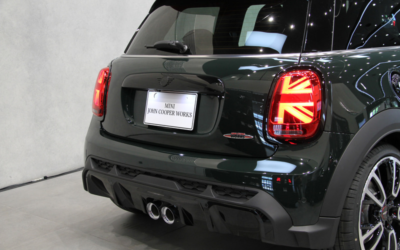 3ドアのジョン・クーパー・ワークスのボディサイズは3880×1725×1430mm（全長×全幅×全高）、ホイールベースは2495mm