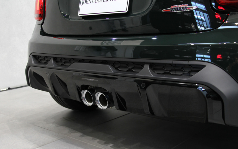 3ドアのジョン・クーパー・ワークスのボディサイズは3880×1725×1430mm（全長×全幅×全高）、ホイールベースは2495mm