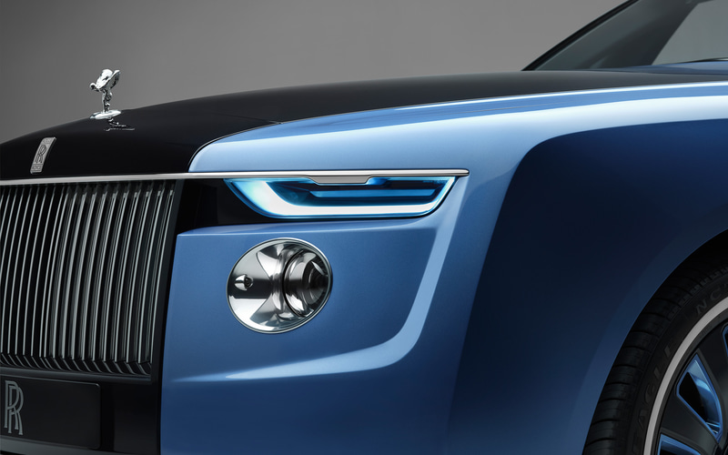 全体的にブルーでまとめられたロールス・ロイス ボートテイル