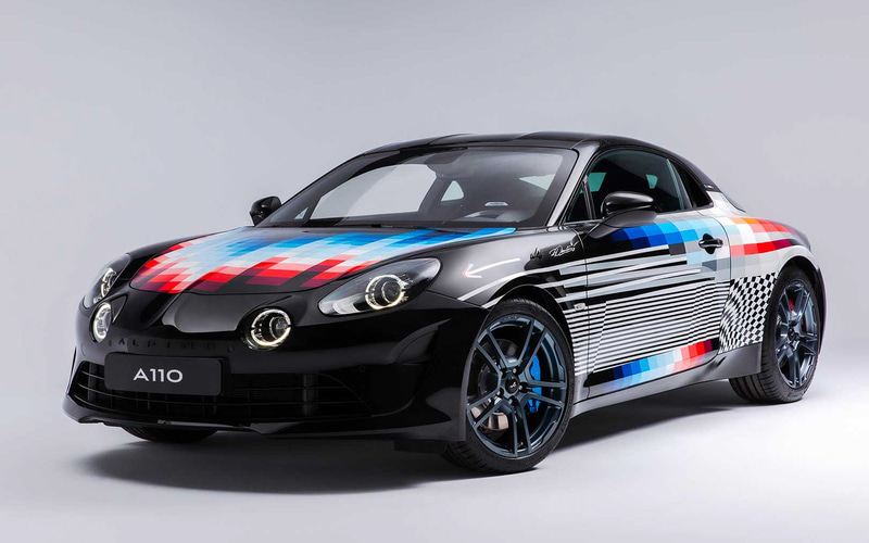 アーティストとのコラボレーションモデル「A110×フェリペ・パントネ」