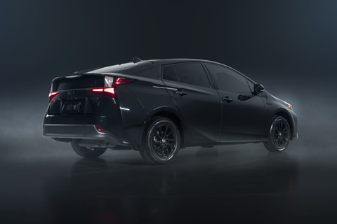 トヨタ、黒い「プリウス」の特別仕様車「ナイトシェードエディション