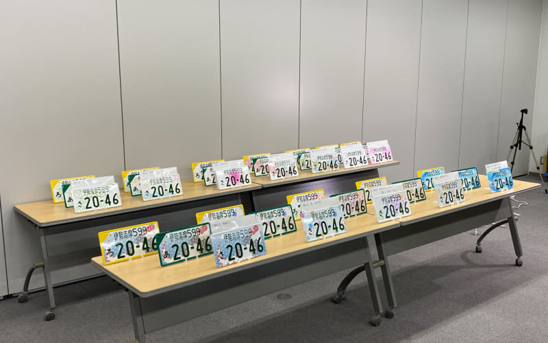 一次審査を通過した12作品から5作品が選ばれた