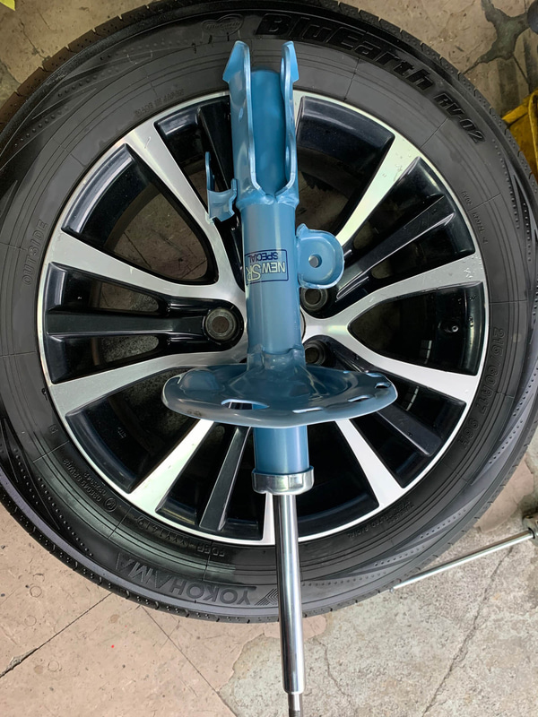 ストラットとBluEarth RV02のコンビになりました