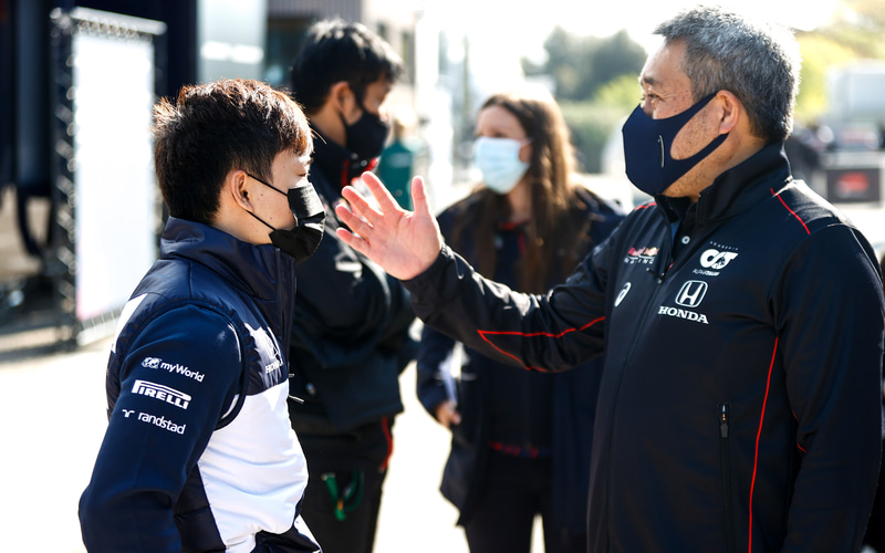 角田裕毅選手（左）と山本雅史氏（右）