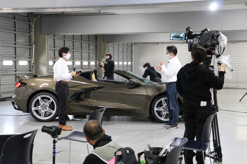 トークショーの他に車両解説もライブ配信された