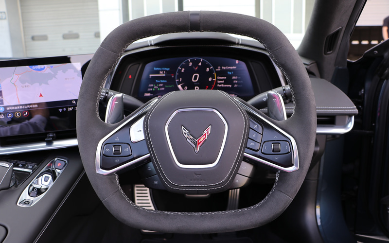 パドルシフト搭載ステアリング