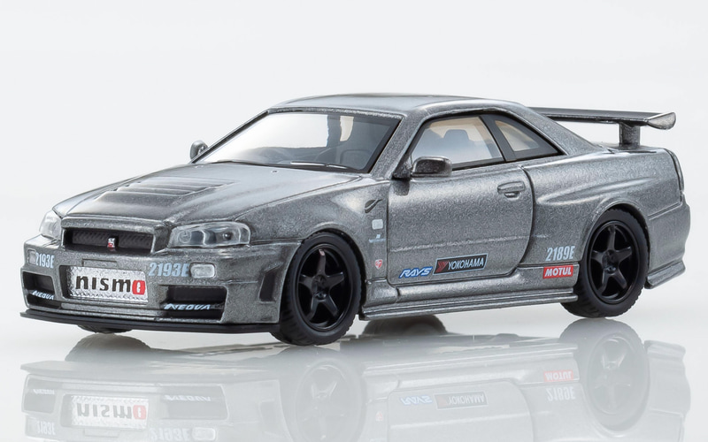 ミニカーサイズ：本体全長7.1cm。ミニカー素材：亜鉛合金、ABS樹脂、PVC（非フタル酸系）、ポリスチレン。ギミック：開閉機構なし