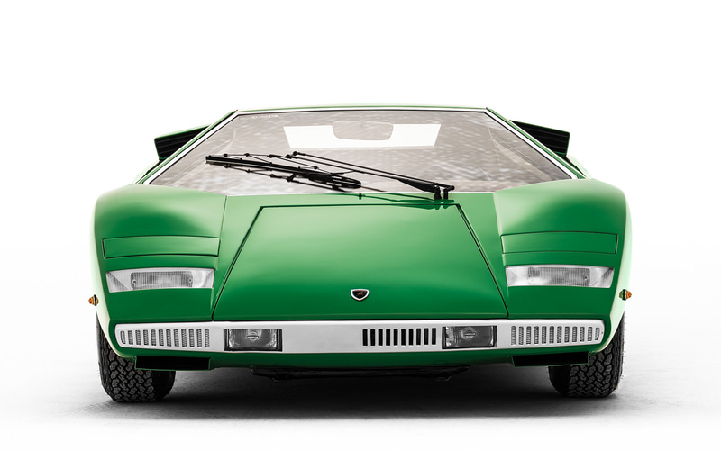 2021年に50周年を迎えた伝説的モデル「カウンタック（Countach）」