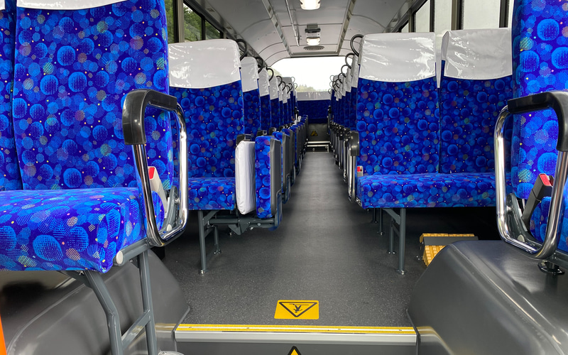 フロントフェンダー以降の客席フロアがフラットになり車内の移動が容易となった