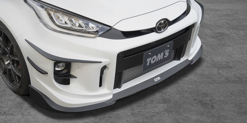 TOM'S GR YARIS Type TK フロントバンパー。価格は予防安全パッケージ無し車が塗装済：24万7500円、素地：13万2000円。予防安全パッケージ付き車が塗装済み：24万7500円