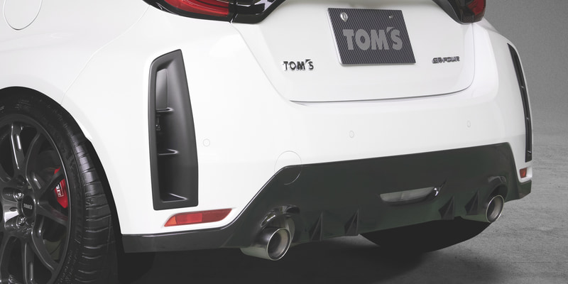 TOM'S GR YARIS リアバンパーダクト。価格はフラットブラック：2万4200円