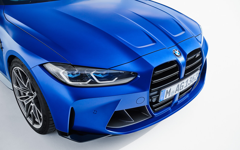 電子制御ダンパー付きアダプティブMサスペンションやフロント19インチ、リア20インチのアロイホイールなども装備