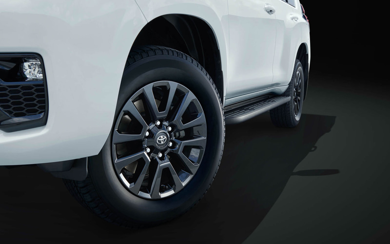 特別仕様車 TX“Lパッケージ・70th ANNIVERSARY LIMITED”アルミホイール（ブラック塗装）