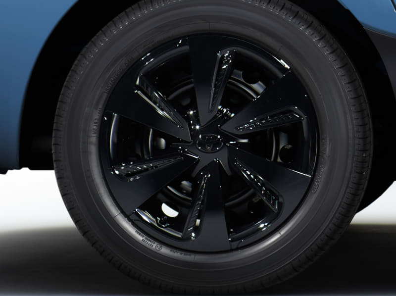 ホイールキャップ（ブラック加飾）