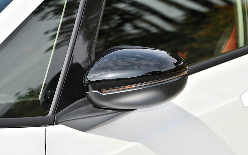 電動格納式ドアミラー（ブラック）