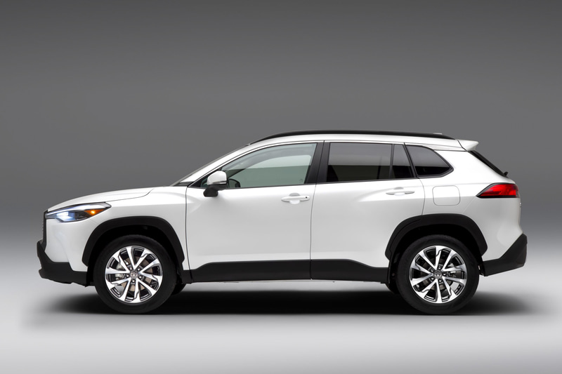 新型車「カローラ クロス」