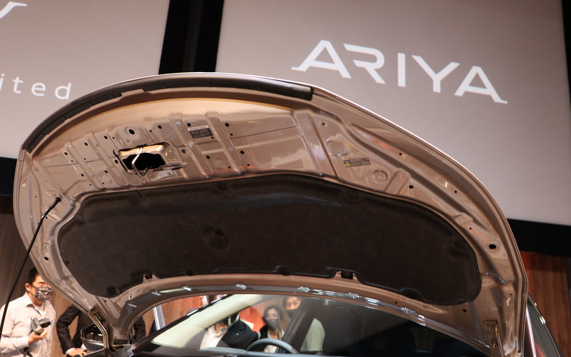 ボンネット裏側