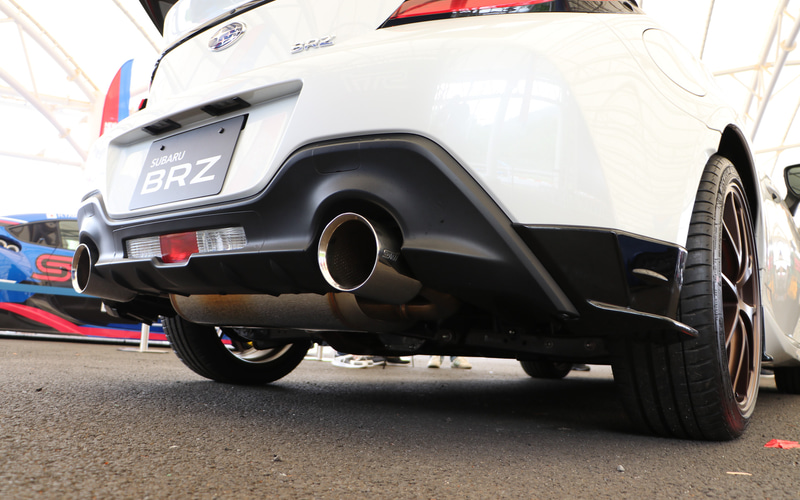 リアサイドアンダースポイラーを装着