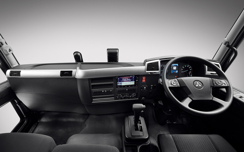 中型トラック「ファイター」新型モデルの内装