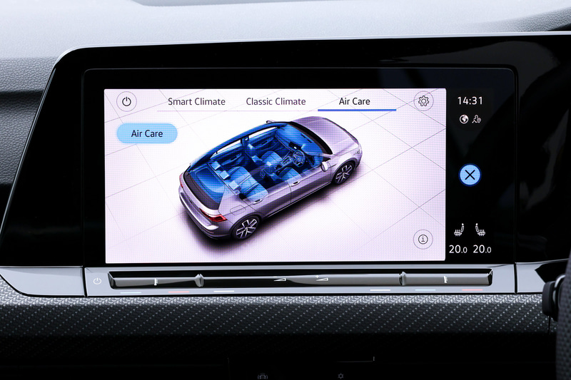 純正インフォテイメントシステムの表示例