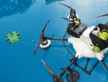 親機から分離した子機が潜行する様子