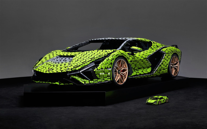 フロントビュー。隣に置いてあるのが1/8スケールのシアン FKP 37