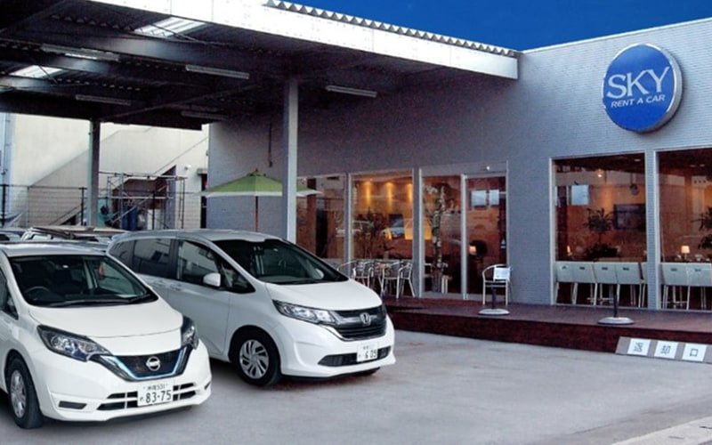 非接触非対面のレンタカーサービス「スカイレンタカー・スマートサービス」にイードとジゴワッツの後付型自動車用スマートロック「バーチャルキー」が採用された