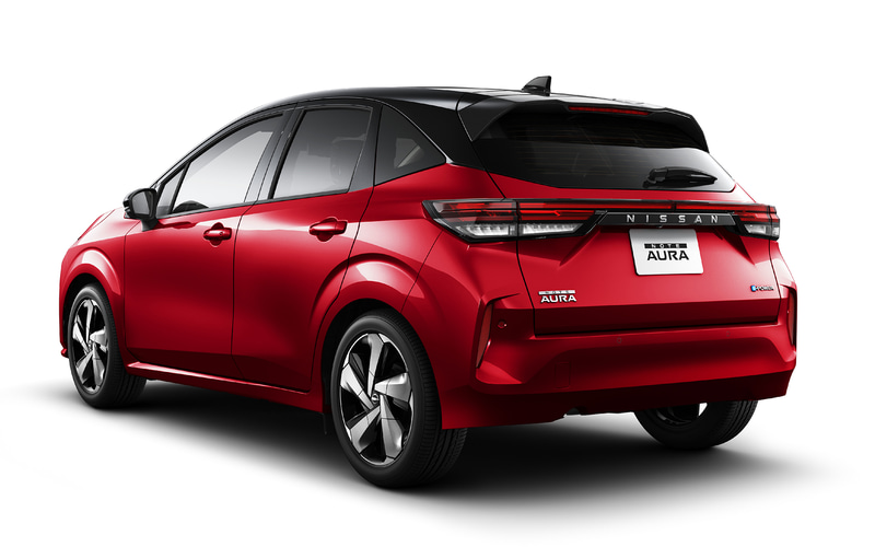 ノート オーラの全長×全幅は4045×1735mmと、ノートの全長はそのままに全幅を40mm拡大