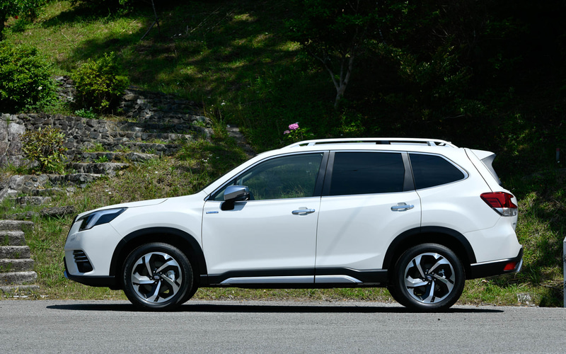 「BOLDER」表現を取り入れたフロントフェイスや新デザインのアルミホイールを採用