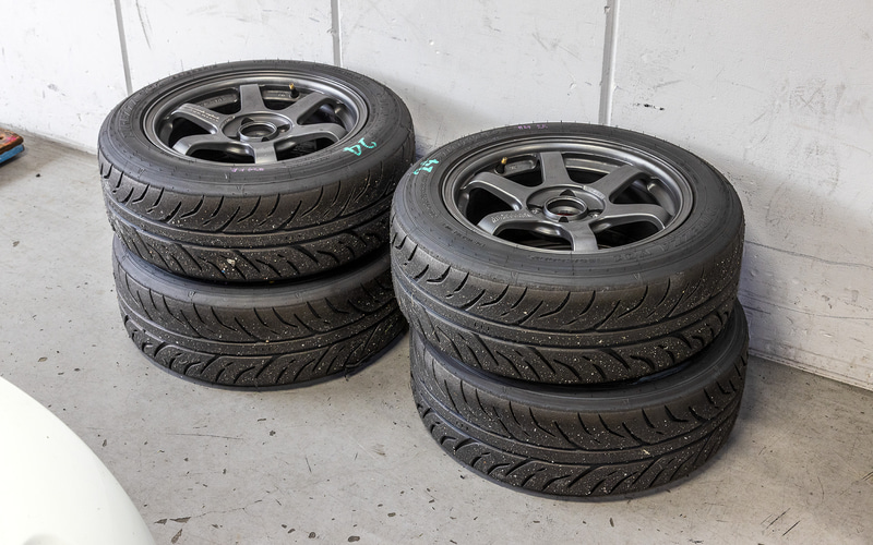 タイヤは2020年からダンロップのワンメイクとなっている