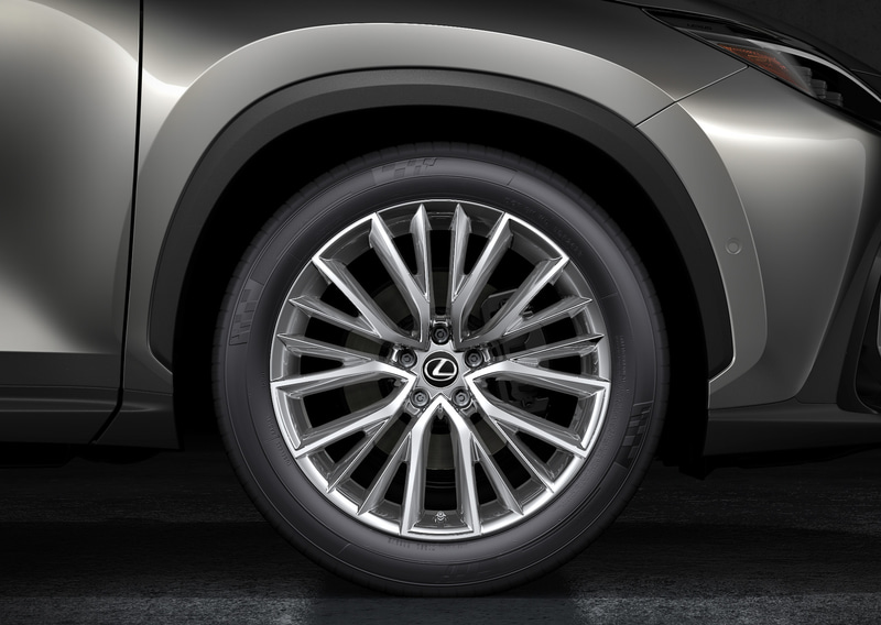 LEXUS NX 20インチアルミホイール（プロトタイプ）