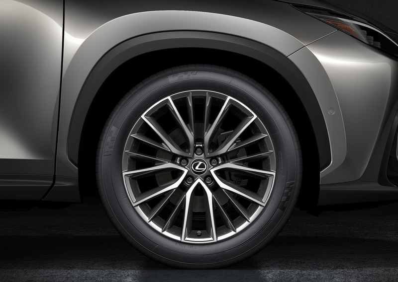 LEXUS NX 20インチアルミホイール（プロトタイプ）