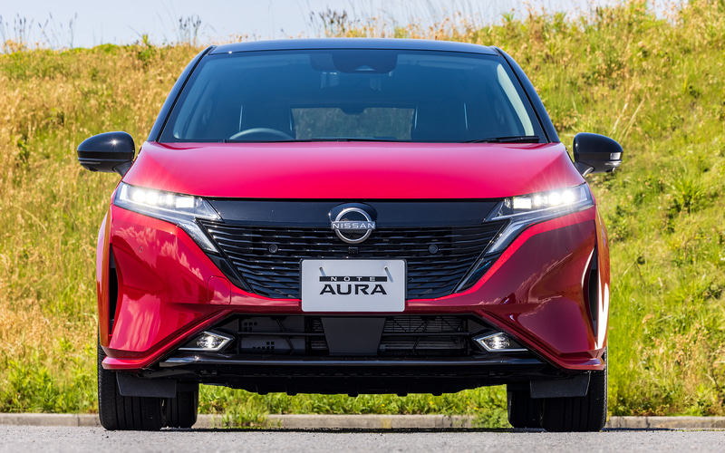 撮影車両はG leather edition。ボディカラーはガーネットレッド/スーパーブラックの2トーン