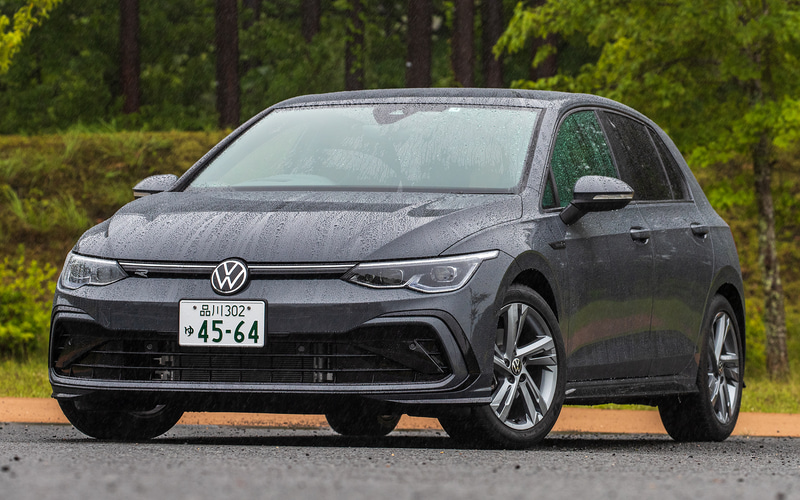 撮影車両はeTSI R-Line。ボディカラーはドルフィングレーメタリック