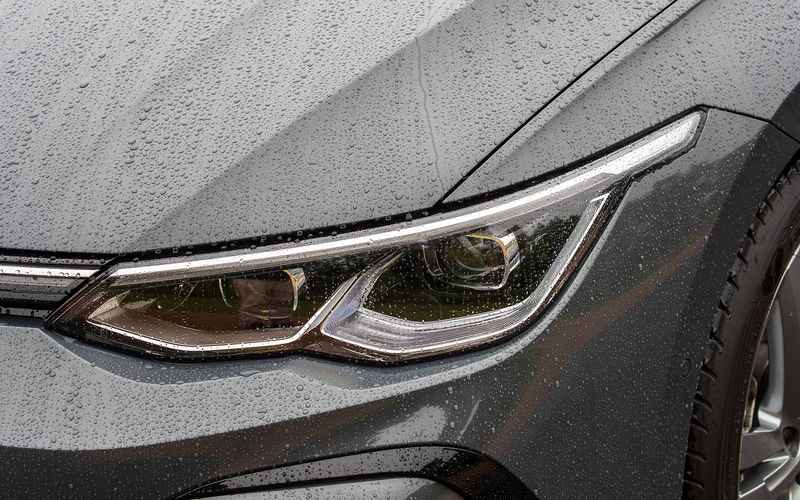 LEDマトリクスヘッドライト「IQ.LIGHT」はセットオプション「テクノロジーパッケージ」で装備