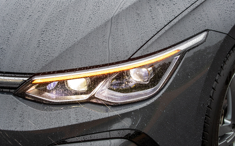 LEDマトリクスヘッドライト「IQ.LIGHT」はセットオプション「テクノロジーパッケージ」で装備