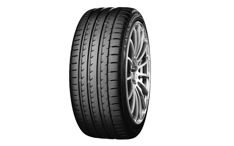 横浜ゴム「ADVAN Sport V105」