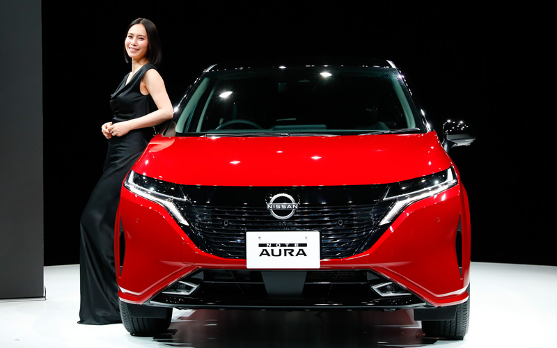 新型車「ノート オーラ」のイメージキャラクターに起用された女優の中谷美紀さん
