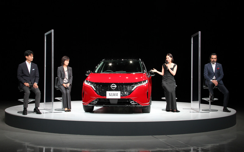 各人からのプレゼンテーション後はトークショーを展開