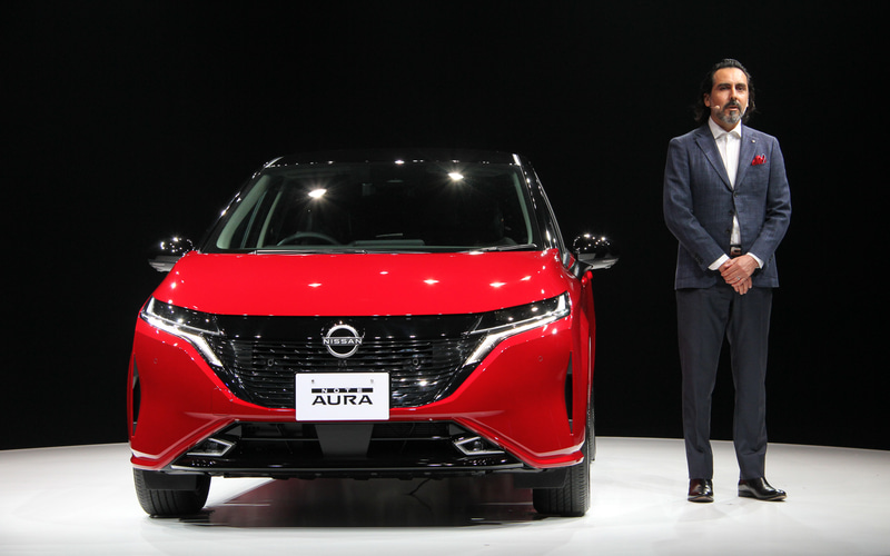 「ノート オーラのデザインによってコンパクトカーのセグメントに新感覚のスタイルとプレミアム感をもたらしたいと考えました」と語るアローバ氏