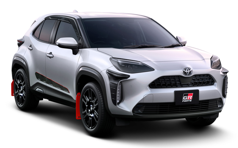 各種GRパーツを装着したヤリスクロス