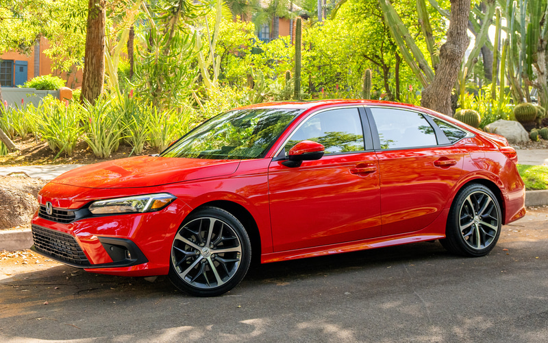 写真は1.5リッターターボモデルの「ツーリング」