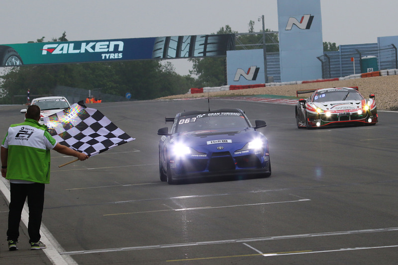 総合64位、クラス6位のNovel Racing with Toyo Tires by Ring Racingのトヨタ スープラ