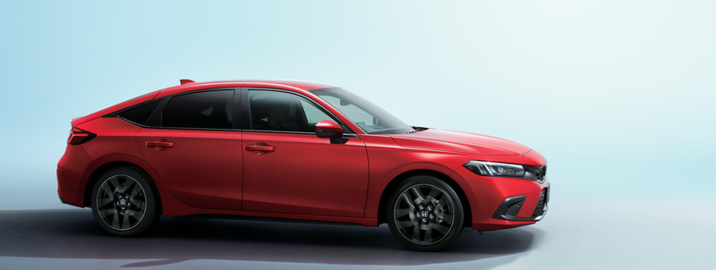 クーペのような流れるプロポーション