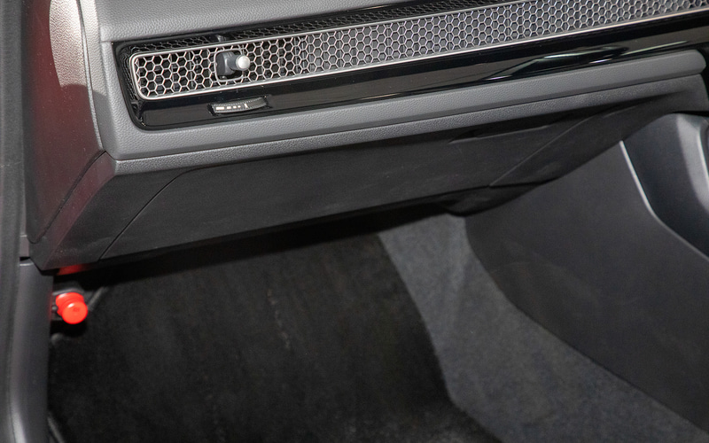 グローブボックスが閉まった状態