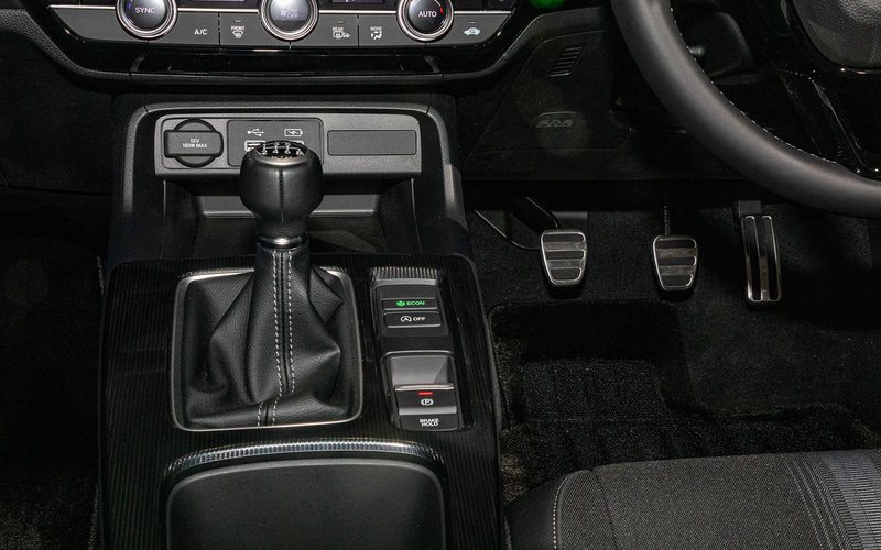 標準グレードに6速MTが設定されていることも大きなトピック。この設定もシビックらしいと言えるところだろう