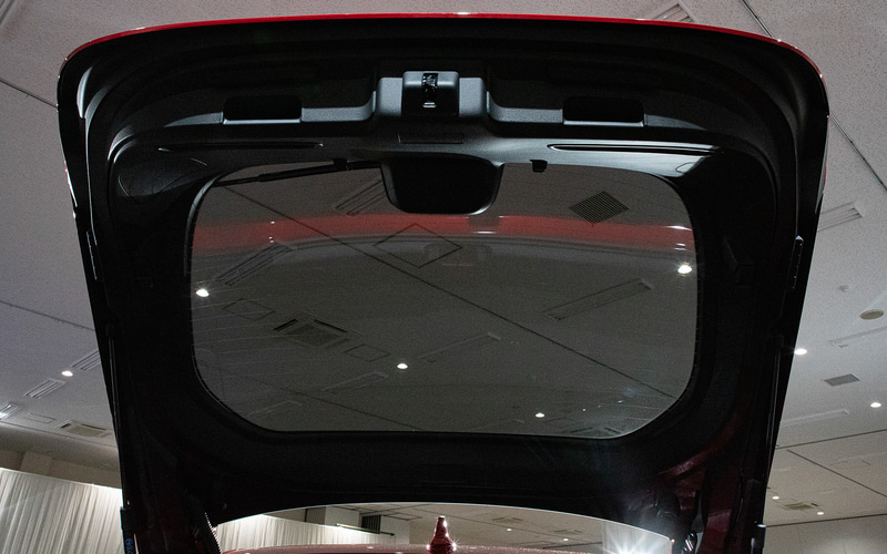 シェードは簡単に取り外しできる